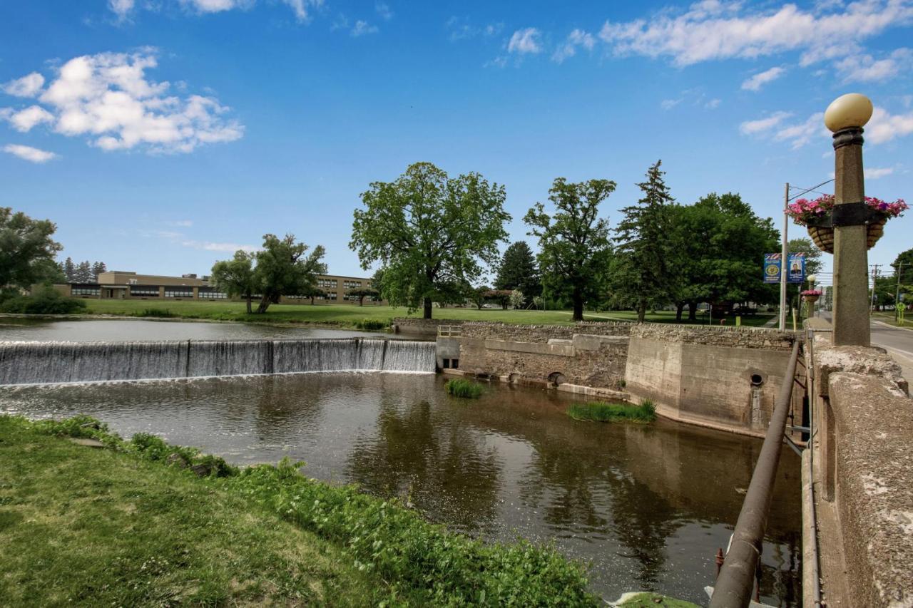 Webber Hotel Lyndonville ภายนอก รูปภาพ
