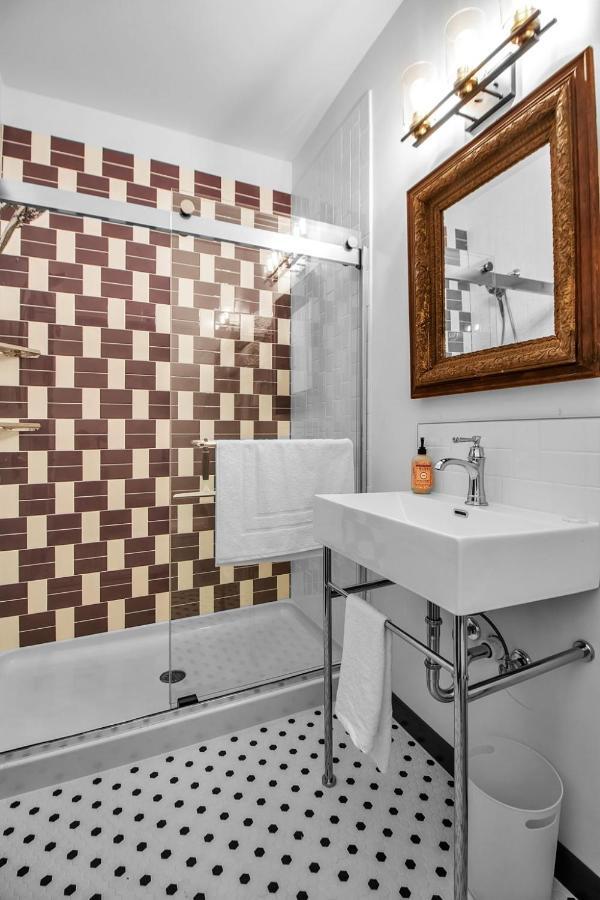 Webber Hotel Lyndonville ภายนอก รูปภาพ