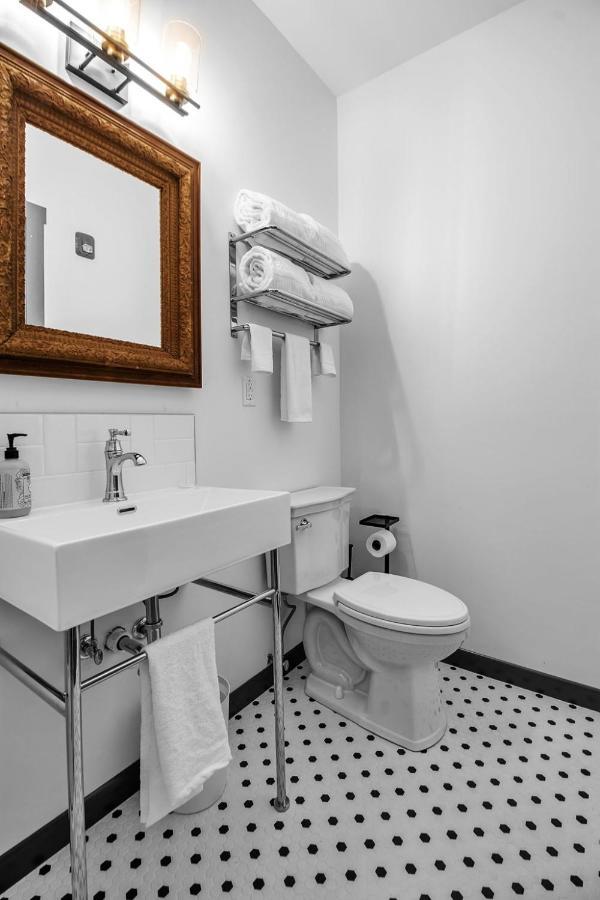 Webber Hotel Lyndonville ภายนอก รูปภาพ
